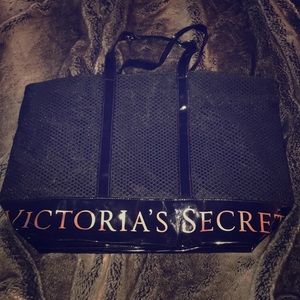 Victoria’s Secret travel beach bag
